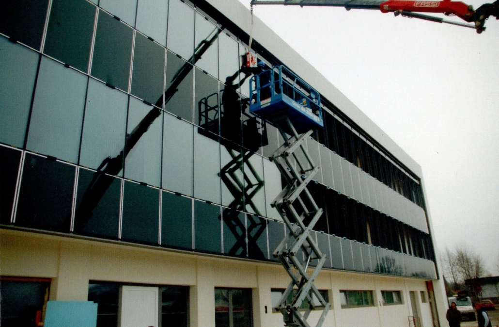 Construction work at Inotherm’s modern glass production and coating facility in Ribnica