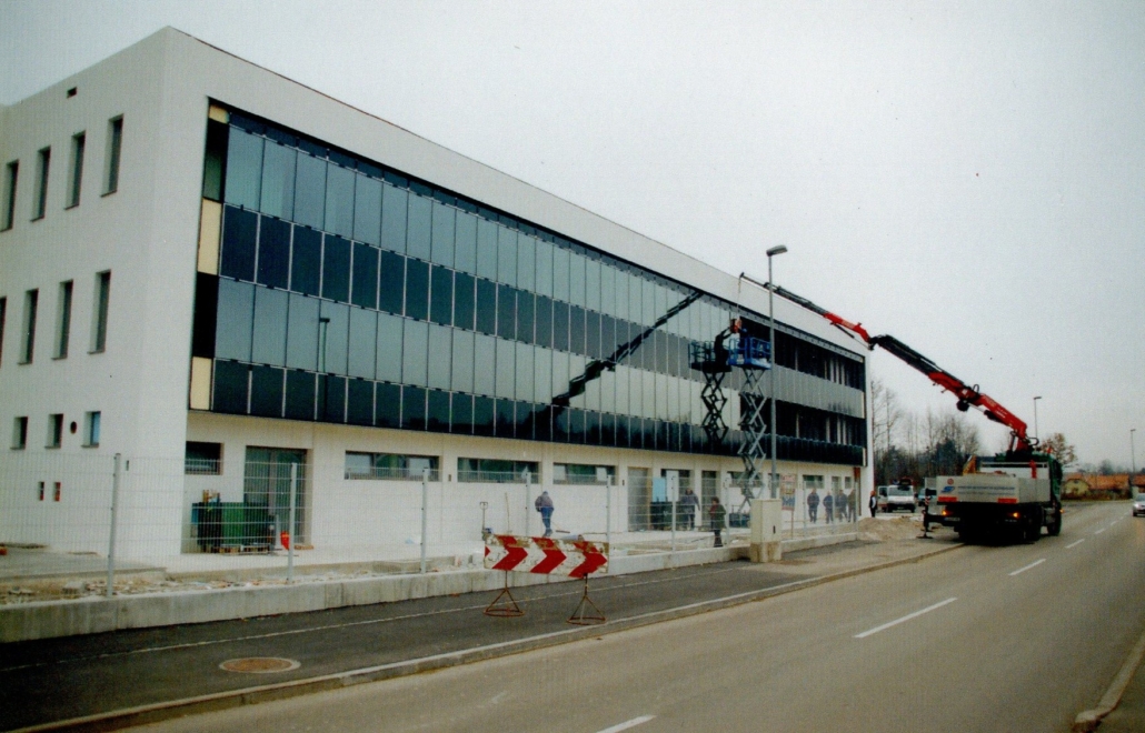 Construction work at Inotherm’s modern glass production and coating facility in Ribnica